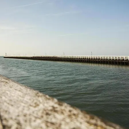 Gem Near Beach, Cleaning Included *
